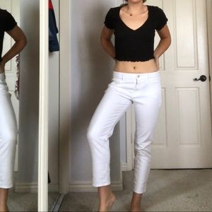 White low waisted jeans